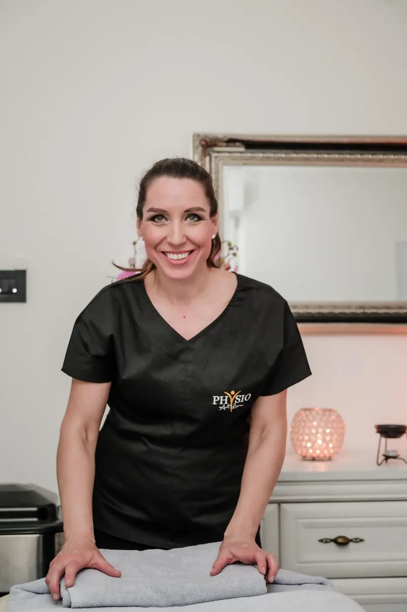 Lara Kožul Švabić at the massage table in her studio in Kastav